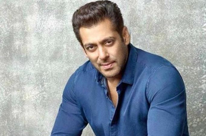 A Shirtless Salman Khan Raises The Temperature In Dabangg 3 Poster 